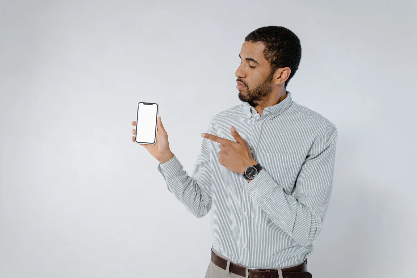 Person using the Tilt cash advance app on their phone